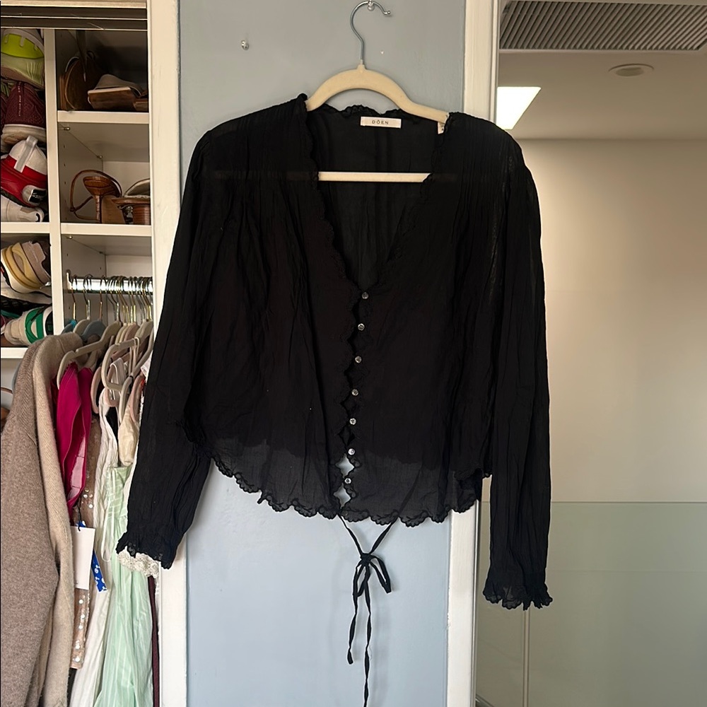 Doen Elayne Cotton Scallop Black Blouse